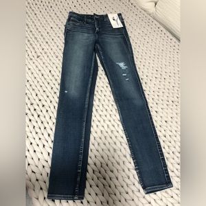 Abercrombie & Fitch Super Skinny High Rise in All-Way Stretch